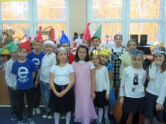 Dzień bajkowych postaci w klasach 3c, 3d, 3e