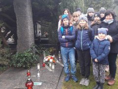 Odwiedziny na grobie patrona 