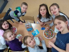 Przygotowania do Świąt Wielkanocnych - Szukamy Zajączka w IIc